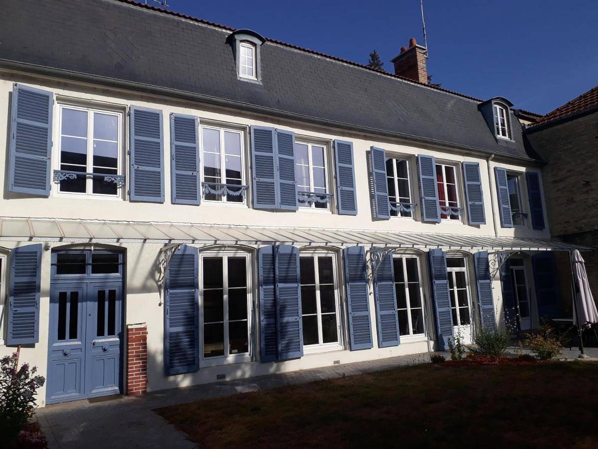 Double Room with Private Bathroom in Bar-sur-Aube, Aube