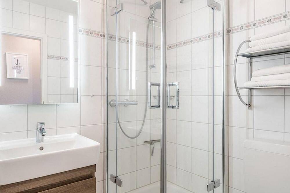 Ganze Wohnung, Apartmenthaus Deichbude am Strand Kleine Brise 5a - Apartmenthaus Deichbude am in St. Peter-Ording, Eiderstedt