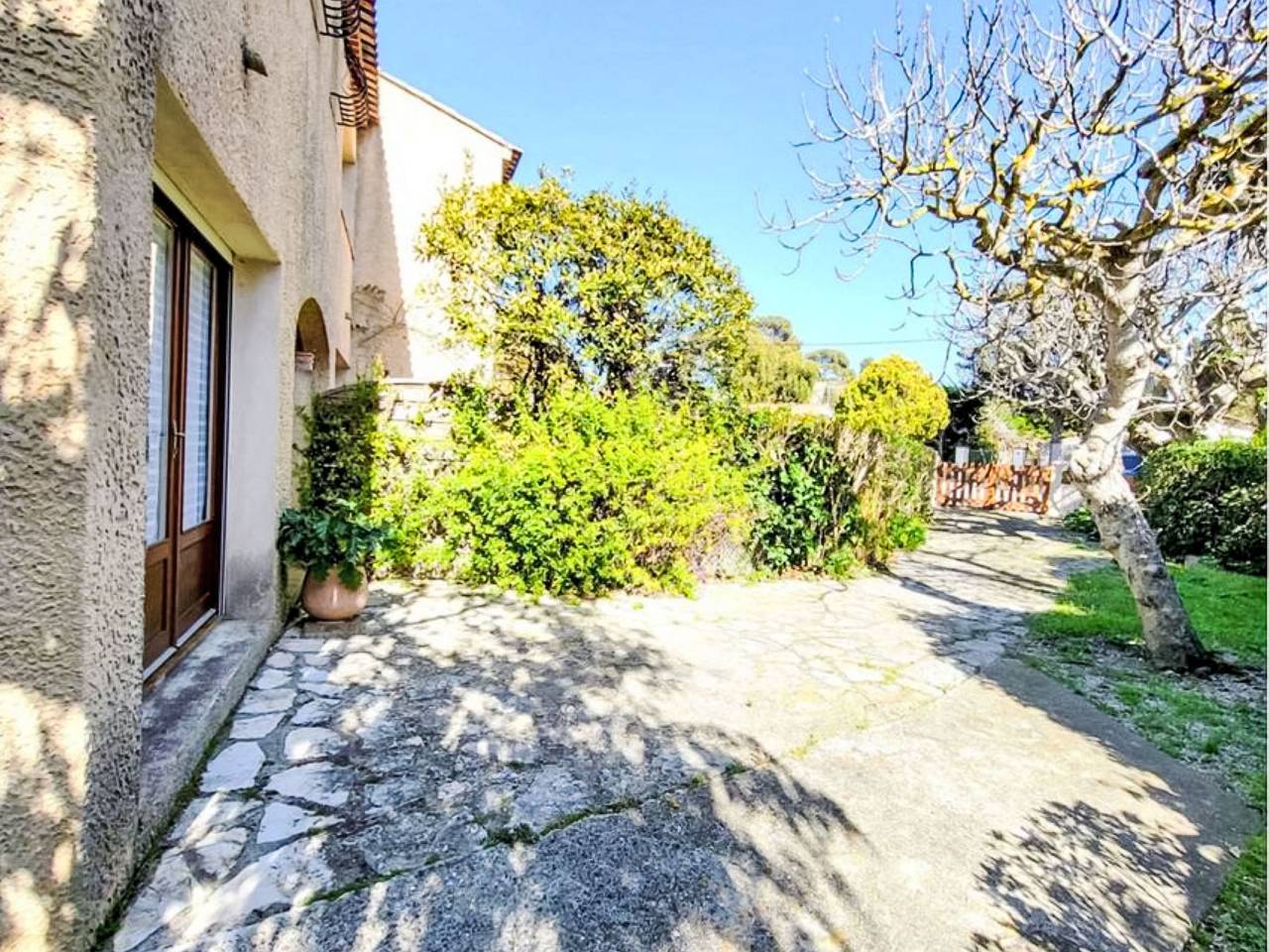 Résidence les Figuiers fleurs in Six-Fours-les-Plages, Region de Toulon