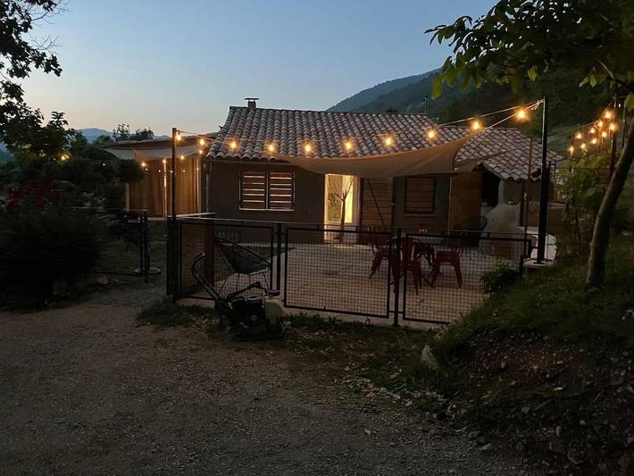 Location de vacances pour 6 personnes, avec Terrasse et Jardin ainsi que Bassin pour enfant et Piscine à L'Hospitalet