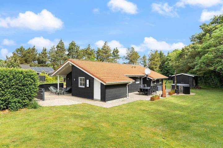 Villa für 6 Personen, mit Sauna und Whirlpool sowie Balkon/Terrasse, mit Haustier - 1