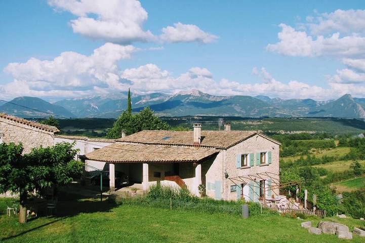 Location de vacances pour 6 personnes, avec Terrasse et Jardin à Ribiers