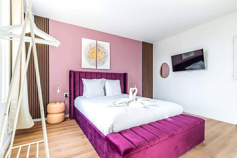 Entire apartment, Colorful apartment 5 minutes from Paris in Bagnolet, Seine-Saint-Denis
