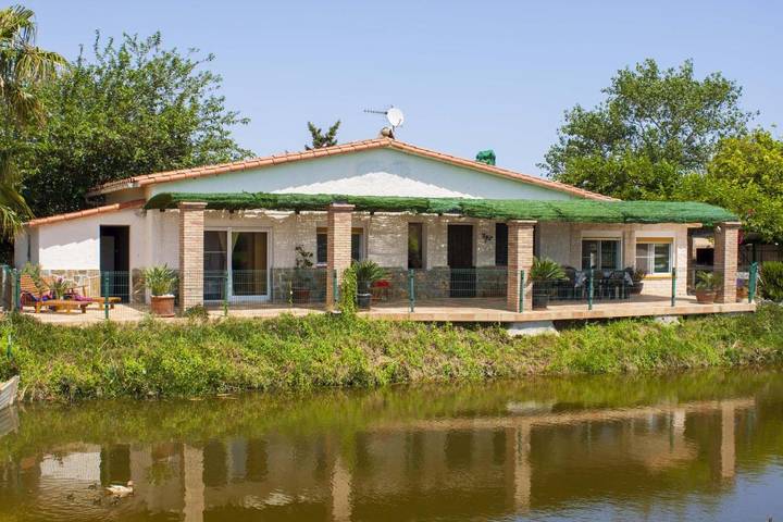 Casa de vacaciones para 10 personas, con jardín además de vistas y vistas al lago, Se admiten mascotas en Delta del Ebro - 4