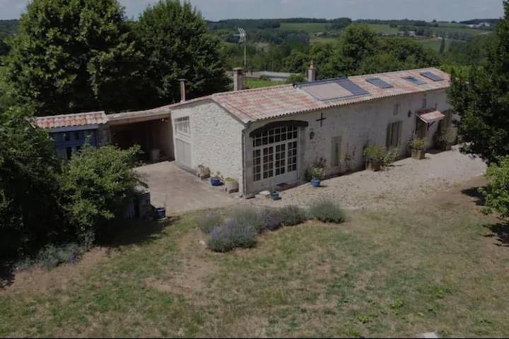 Location de vacances pour 10 personnes, avec Terrasse et Jardin ainsi que Piscine et Vue à Pellegrue