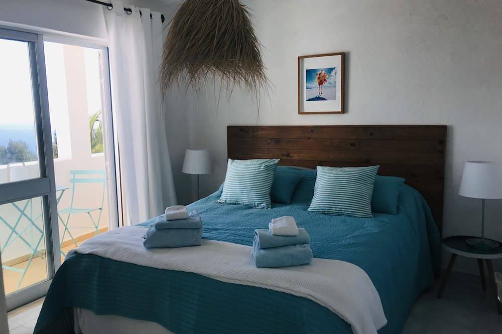 Villa Muramaris, Impresionante vista al mar, jardín privado con piscina. Diseño y arte in Salema, Parque Natural del Suroeste Alentejano y Costa Vicentina