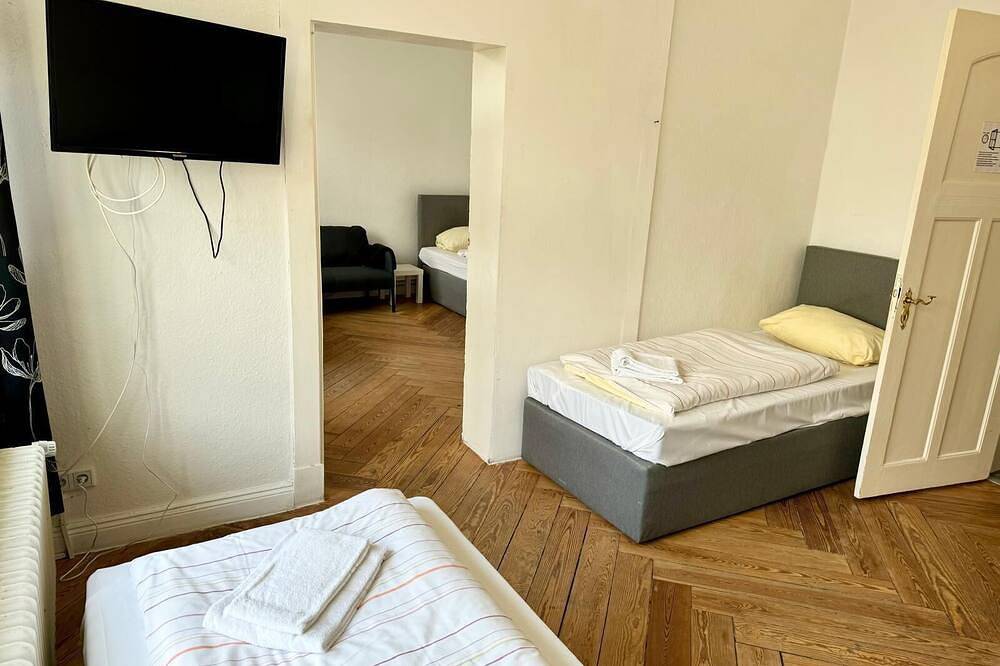 Hansaring 11 W1 - 3 Schlafzimmer (Mit Durchgangszimmer) in Neumünster, Schleswig-Holstein Binnenland