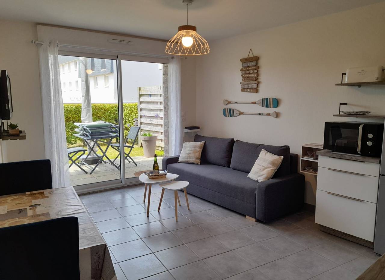 Appartement entier, ‼️Joli T2 plage 50 m, jardinet terrasse privés, fibre, lit fait‼️ in Fréhel, Région de Dinan
