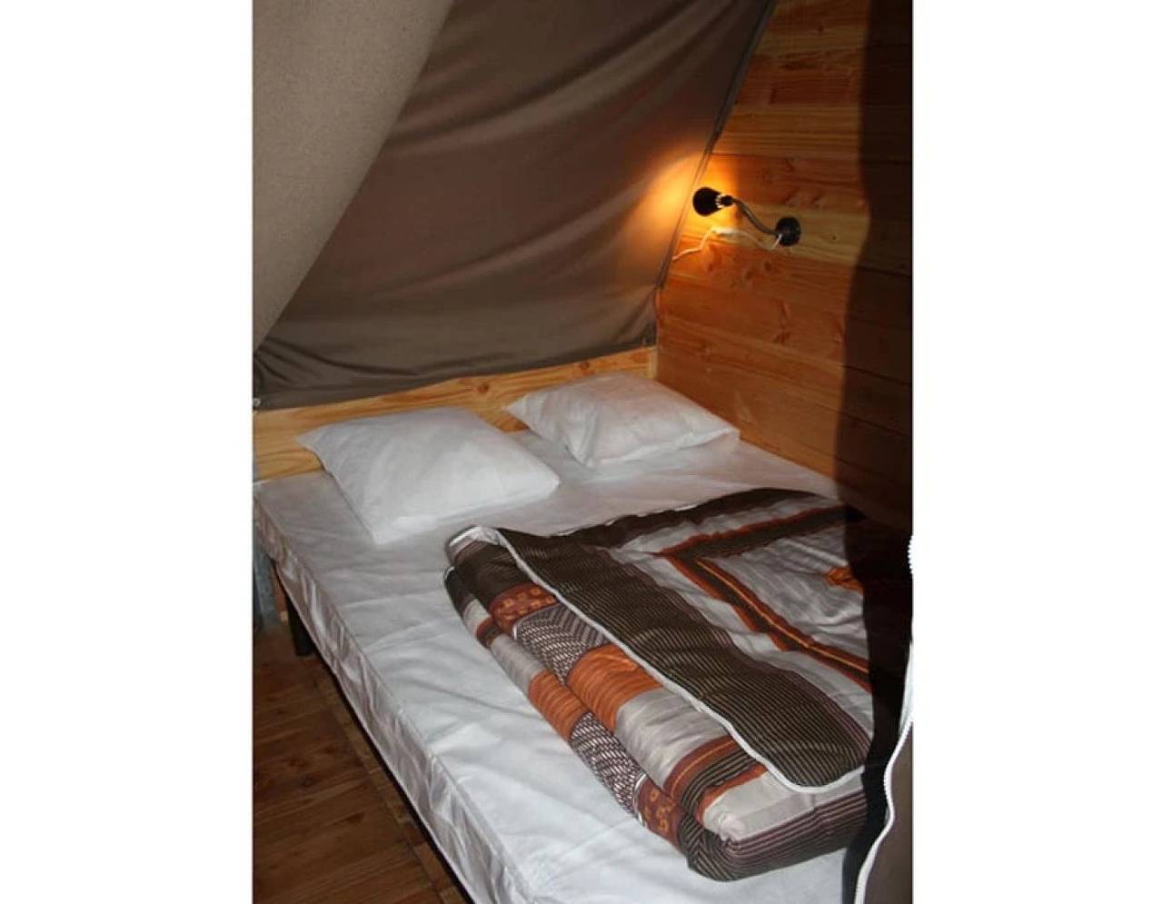 Zecamping 3 étoiles animé piscine chauffée locatif Bbq 33m2 in Argentonnay, Deux-Sèvres
