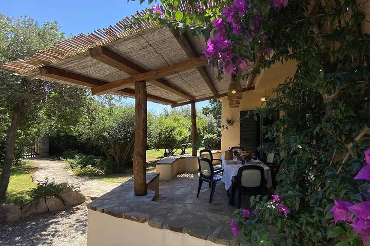 Villa per 6 persone, con giardino e balcone, con animali domestici sull' Isola della Maddalena