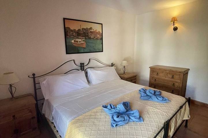 Entire apartment, Family apartment near Cala d’Or. Private complex with pool/jacuzzi+cafe/bar in Cala d'Or, Santanyí
