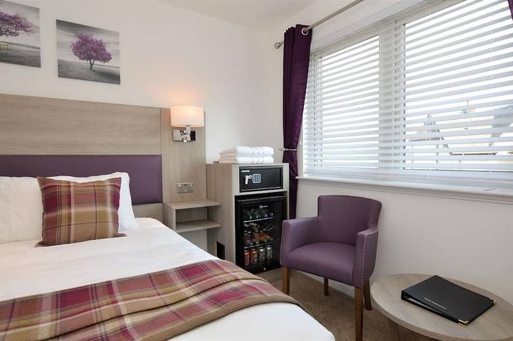 Fyne Rooms - Bute Superior King - Bed & Breakfast in Tighnabruaich, Argyll & Bute