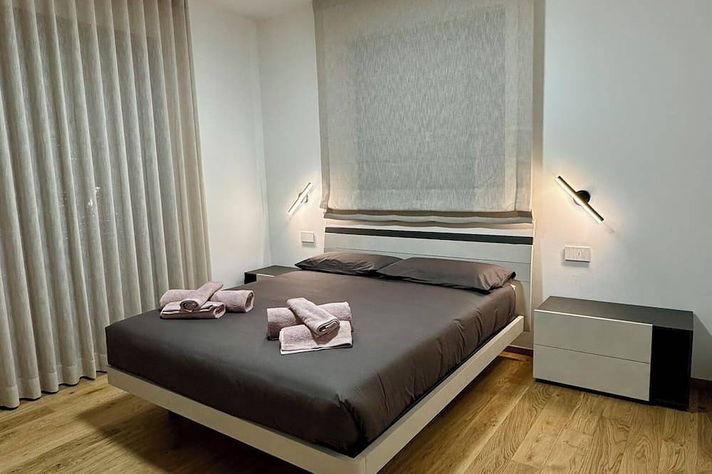 Ganze Wohnung, _Track 23_Tirano_ 400m from the Bernina train. in Tirano, Veltlin