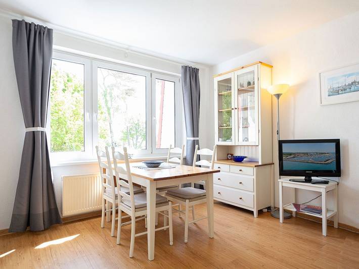 Bungalow für 4 Personen, mit Balkon und Garten