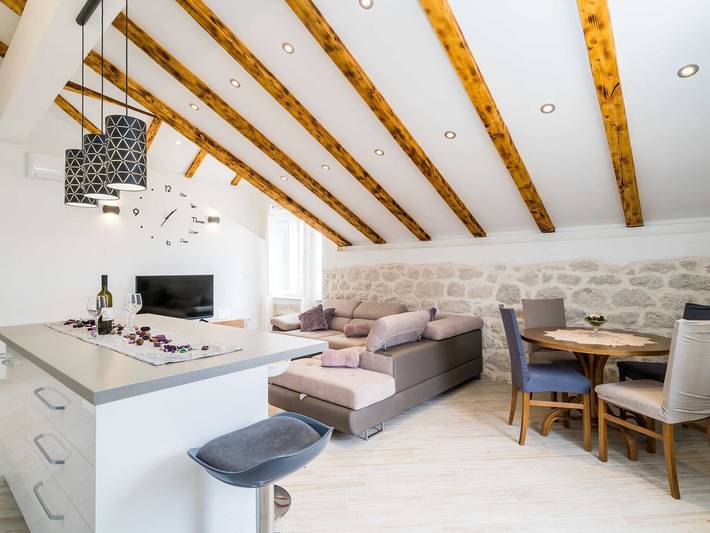 Location de vacances pour 6 personnes, avec terrasse, adapté aux familles à Slano - 2