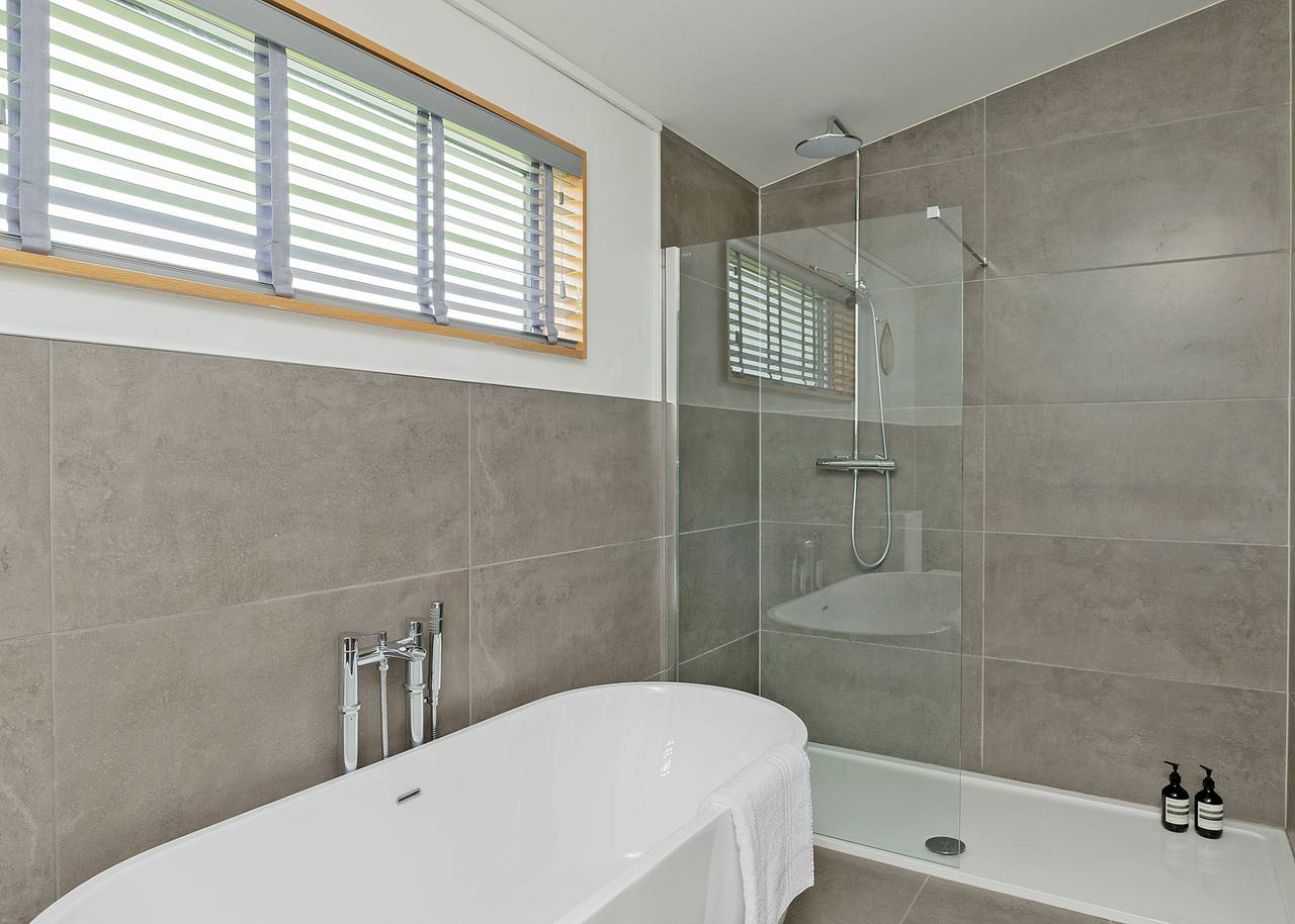 Elite Plus Lodge 3 in Greenham, Berkshire