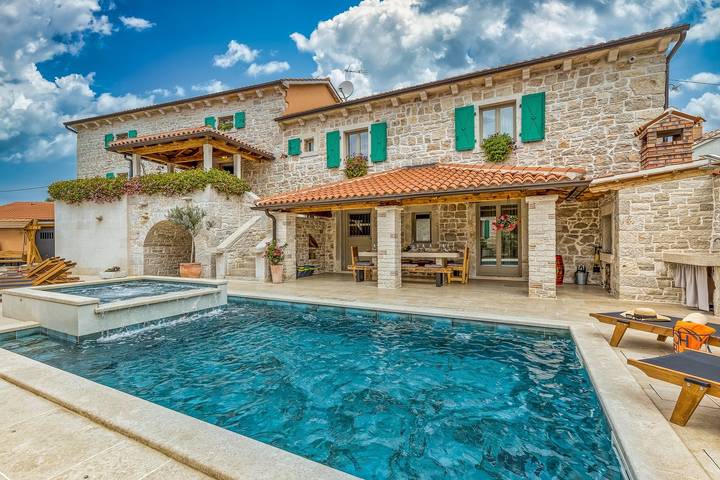 Villa pour 12 personnes, avec piscine et jardin à Selina