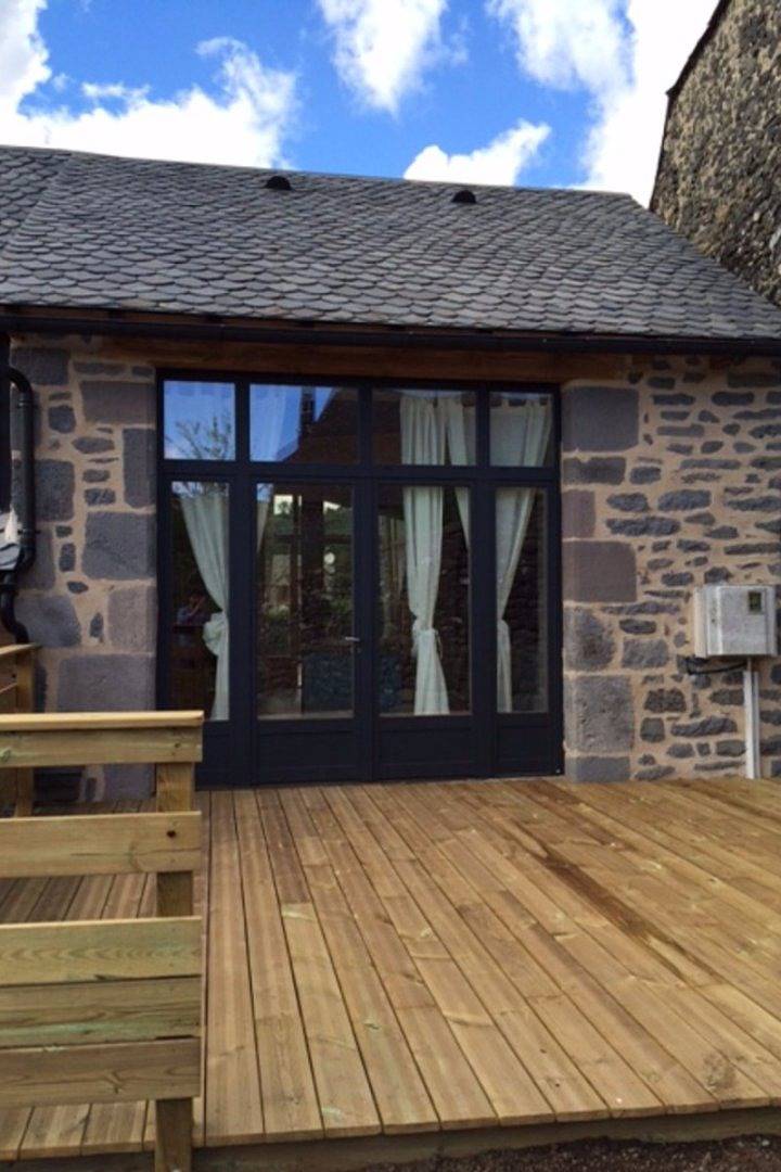 Gîte à la ferme, avec piscine, 4-6 personnes in Sainte-Marie (Cantal), Parc naturel régional des Volcans d'Auvergne