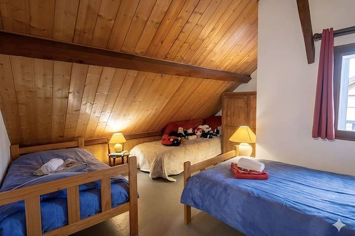 Appartement entier, Casa-Le Gerland : joli duplex dans chalet St-Véran in Saint-Véran, Queyras
