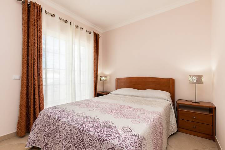 Location de vacances pour 9 personnes, avec terrasse et piscine à Manta Rota - 2