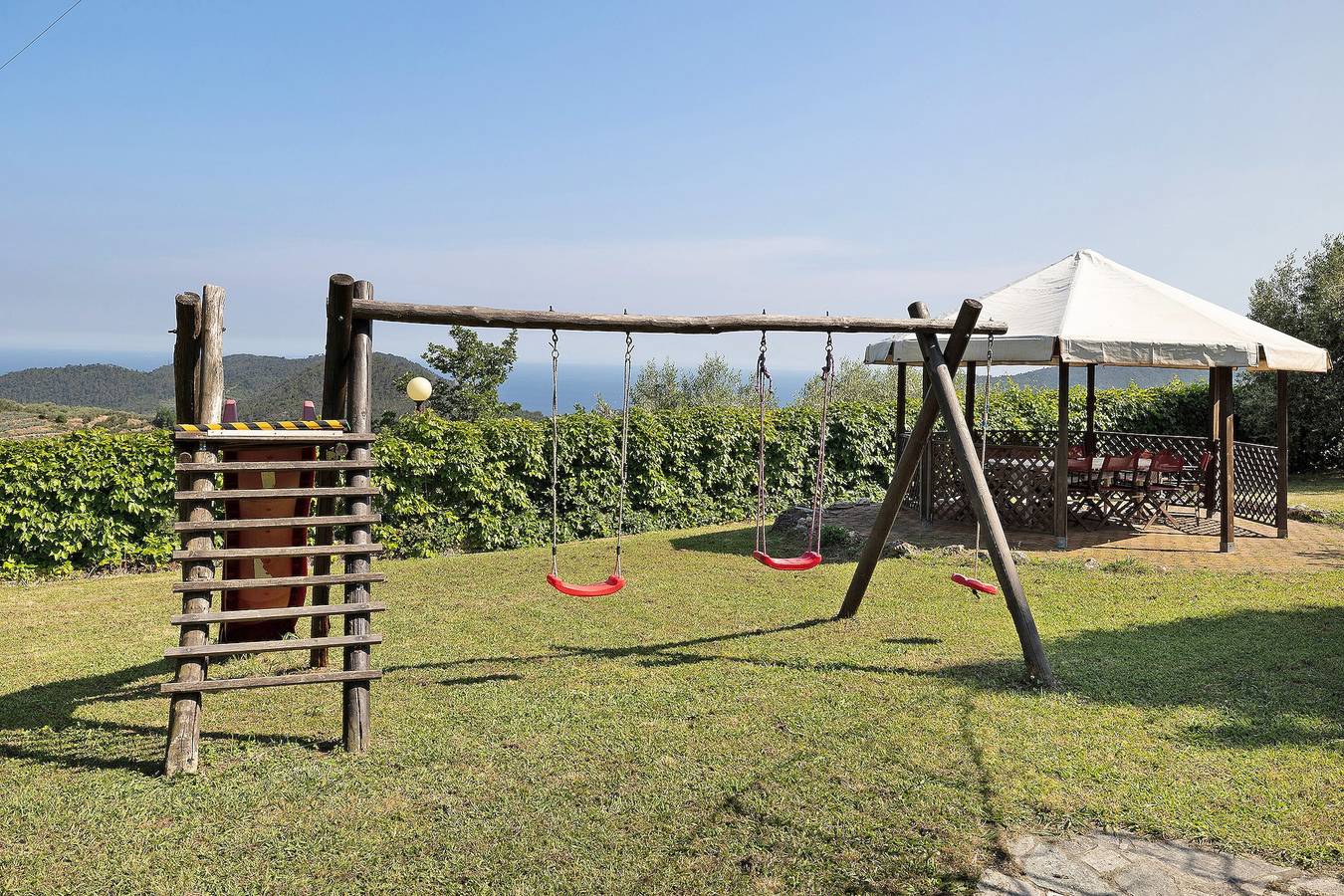 Villa 'Gloria Guest House' met Zeezicht, Wi-Fi en Airconditioning in Tovo San Giacomo, Riviera di Ponente