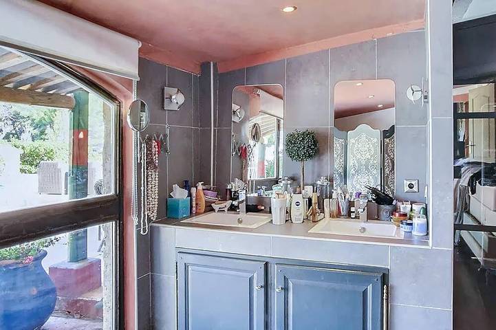 Awesome home in Le Beausset in Le Beausset, Mittelmeerküste (Frankreich)