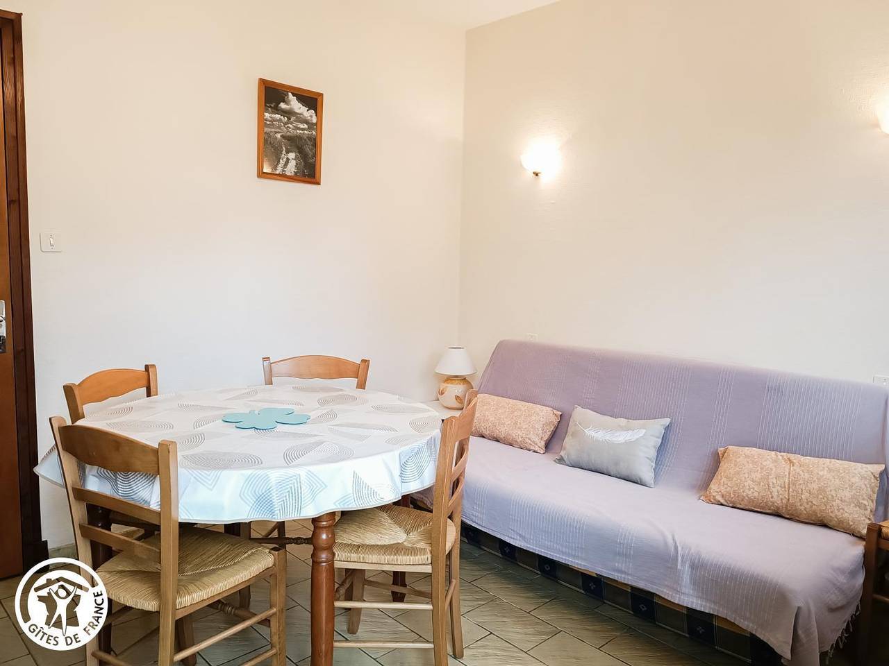 46G1396 in Montfaucon (Midi-Pyrenäen), Regionaler Naturpark Causses du Quercy