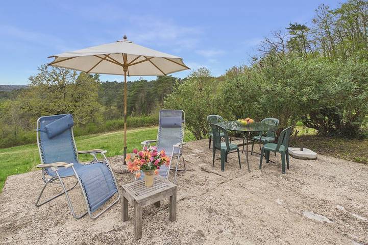 Gîte pour 6 personnes, avec jardin et piscine à Fanlac