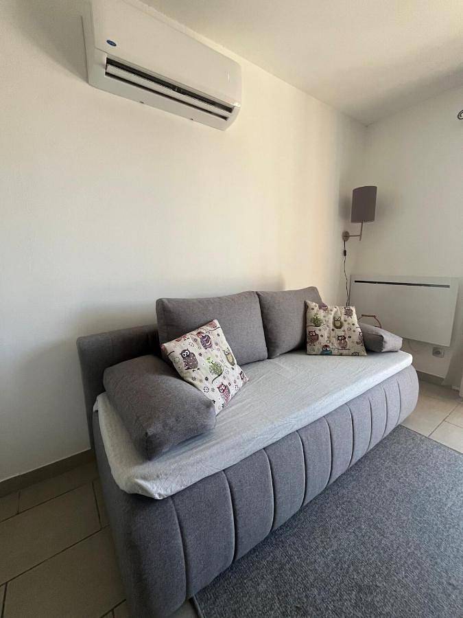 Appartement entier, Studio cosy avec climatisation et terrasse in Malataverne, Région de nyons