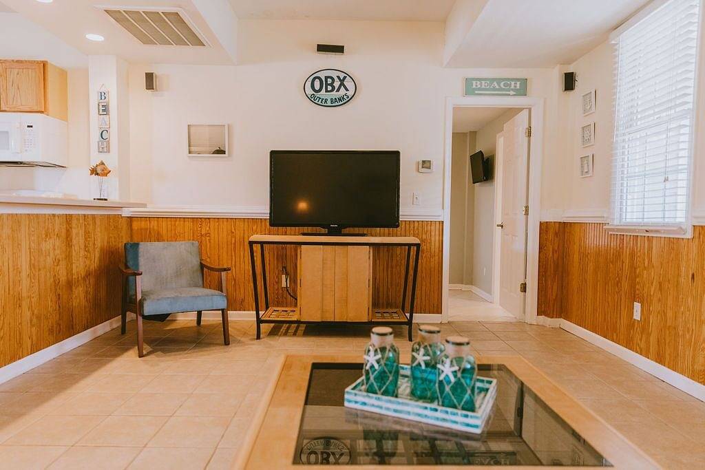 Ganze Wohnung, Obx Oceanside Cottage, Dog Friendly, Walk to Beach in Kill Devil Hills, Dare County