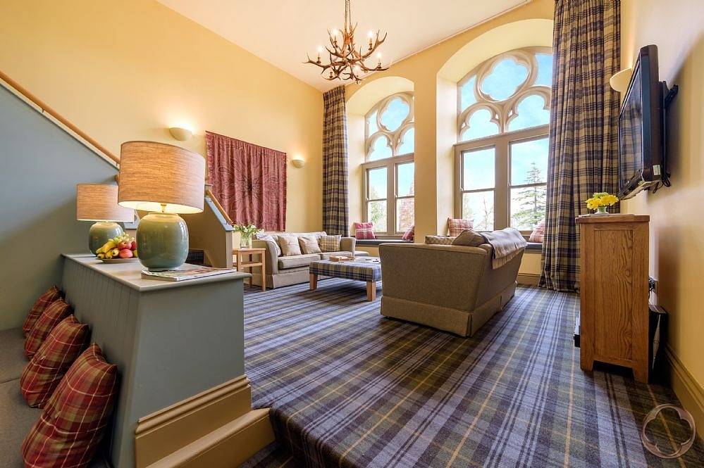 Ganze Wohnung, 2 The Monastery With Loch Ness View in Fort Augustus, Highlands