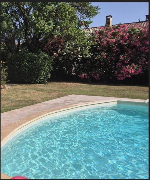 Apartamento de vacaciones para 2 personas, con jardín además de piscina y vistas - 1