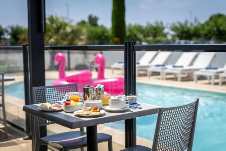 Hôtel pour 2 personnes, avec jardin et piscine à Pierrelatte - 3