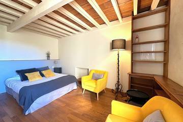 Location de vacances pour 2 personnes, avec piscine et jardin à Montoillot