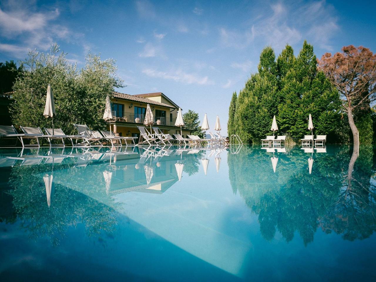 Appartamento intero, Unterkunft für 5 Personen, auf einem Bauernhof mit Schwimmbad in San Donato Fronzano, Valdarno