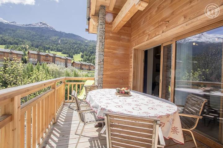 Gîte pour 6 personnes, avec terrasse ainsi que balcon/terrasse et sauna
