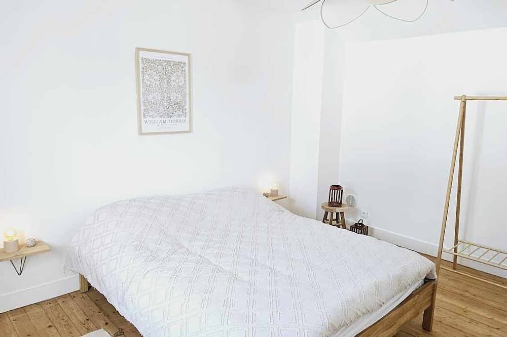 Apartamento entero, Apartamento-L'hirondelle-Confortable-Baño privado con bañera-Terraza in Saint-Martin-des-Marais, Región de Caen