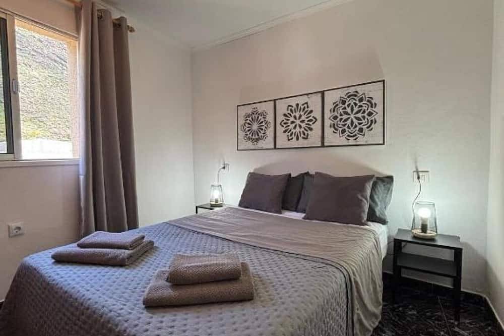 Casa Haroldo – Tu refugio con piscina privada  en Candelaria in Araya, Candelaria