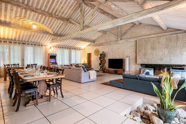Location de vacances pour 7 personnes, avec terrasse et jardin à Barbazan
