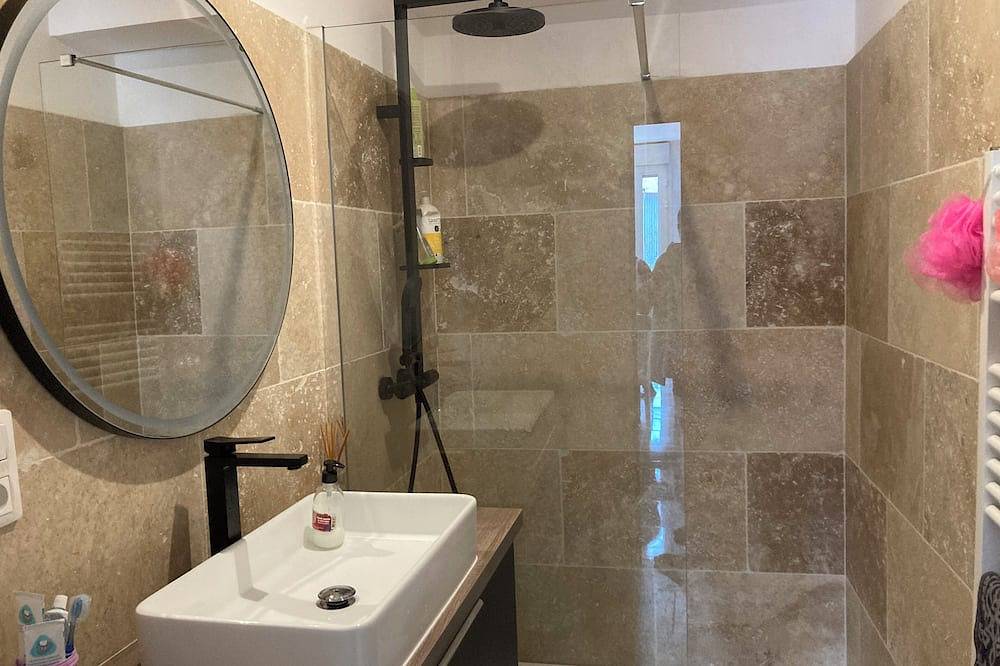 Farmhouse at the foot of the Luberon in Apt, Parc naturel régional du Luberon