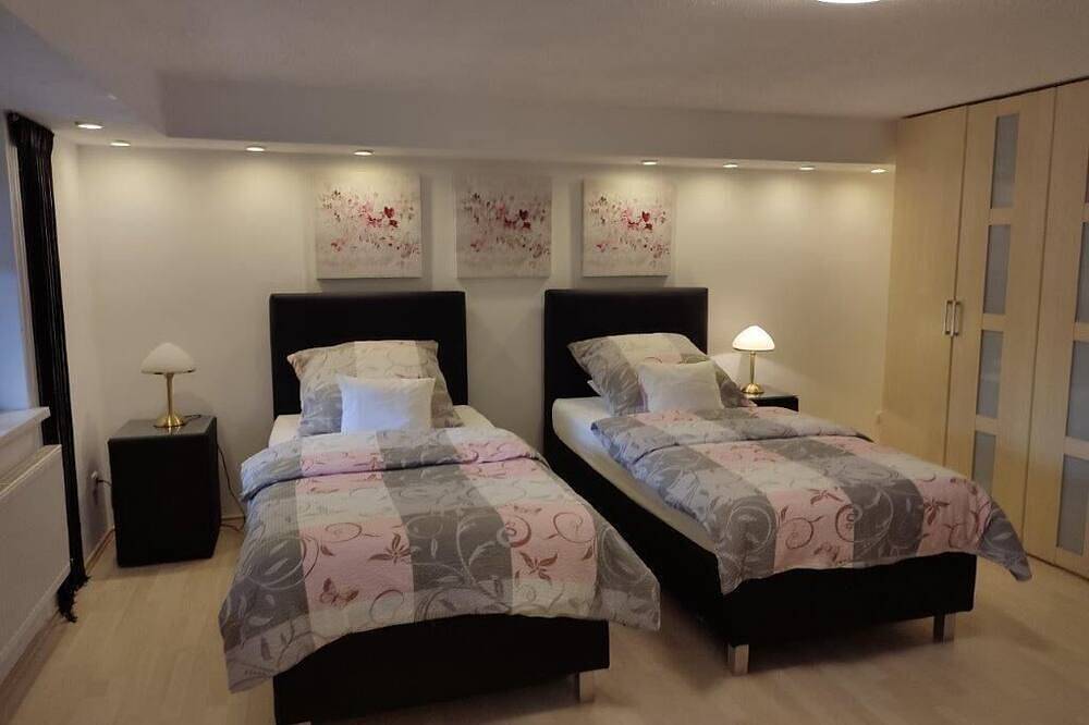 Ganze Wohnung, Ferienwohnung (100qm) mit Terrasse in Hohenthann, Ostbayern