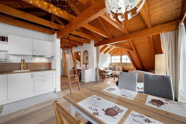 Ganze Wohnung, Ferienwohnung 'Emmaus' mit Balkon und WLAN in Tiefenbronn, Nordschwarzwald