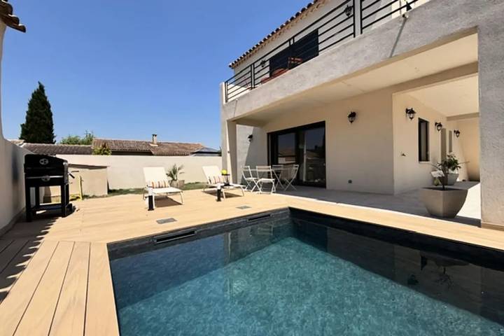 Appartement de vacances pour 4 personnes, avec piscine et terrasse
