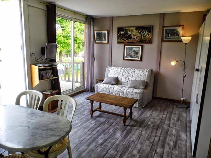 One-Bedroom House in Nouan-le-Fuzelier, Sologne