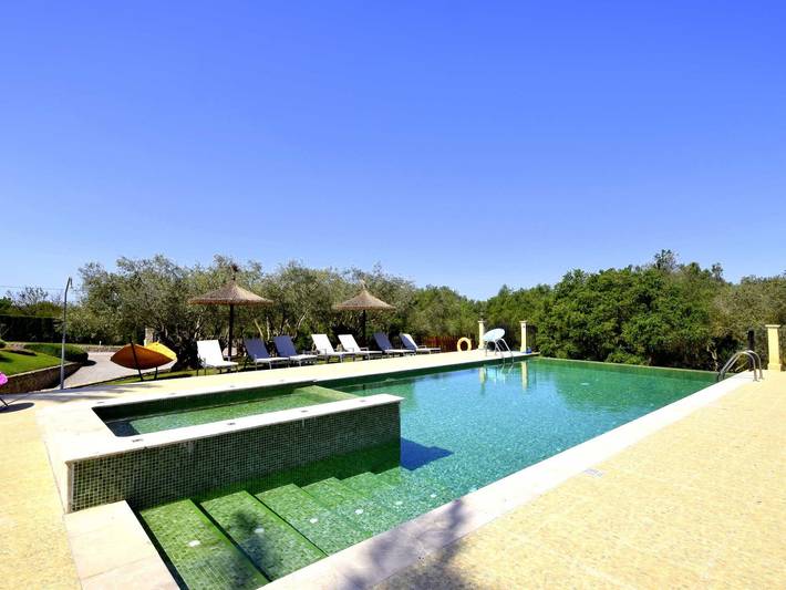 Finca mit Whirlpool für 18 Personen, mit Ausblick und Garten sowie Pool auf Mallorca - 4