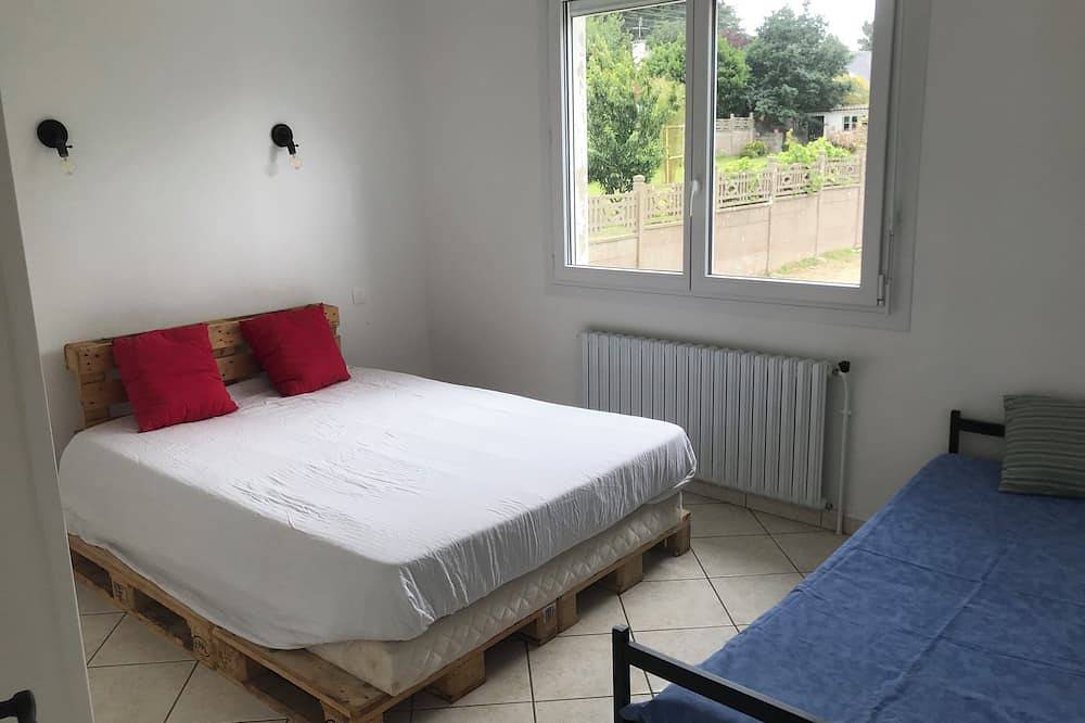 Renovated house, small sea view, 5 minutes from beaches and Gr34. Pets allowed in Plestin-les-Grèves, Ceinture Dorée