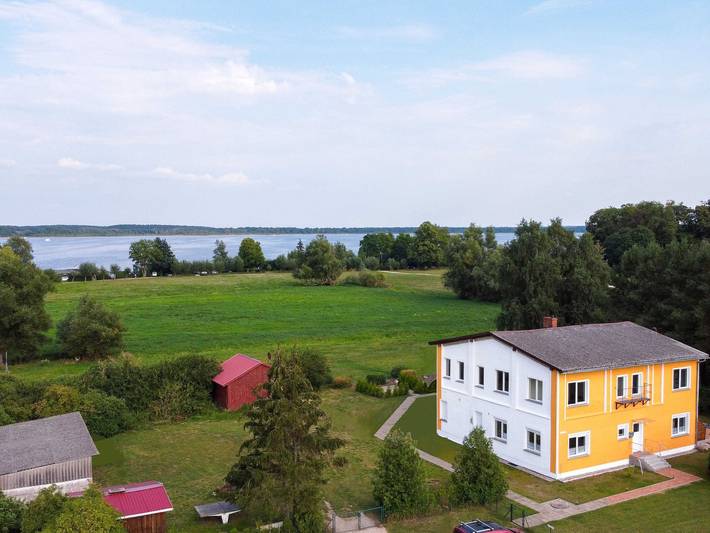 Ferienwohnung für 6 Personen, mit Terrasse und Garten sowie Seeblick und Ausblick in Silz