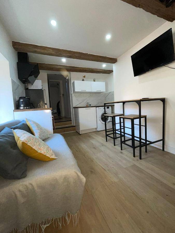 Appartement entier, One-Bedroom Apartment in Langres, Haute-Marne