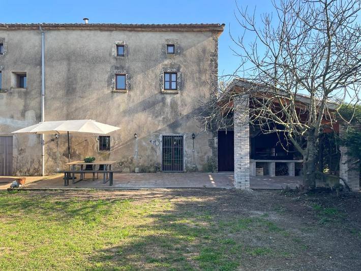 Casa rural para 8 personas, con Balcón y Jacuzzi además de Terraza y Jardín en Porqueras - 2