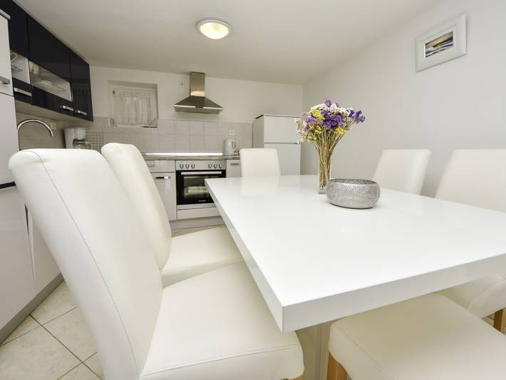 Ferienwohnung für 6 Personen, mit Balkon und Terrasse in Zadar - 4